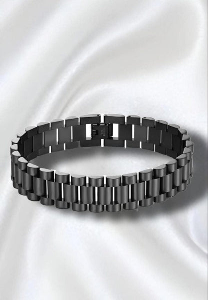 Stainless Steel Charming Hand Chain Bracelet – Stylish Accessory for Boys & Men